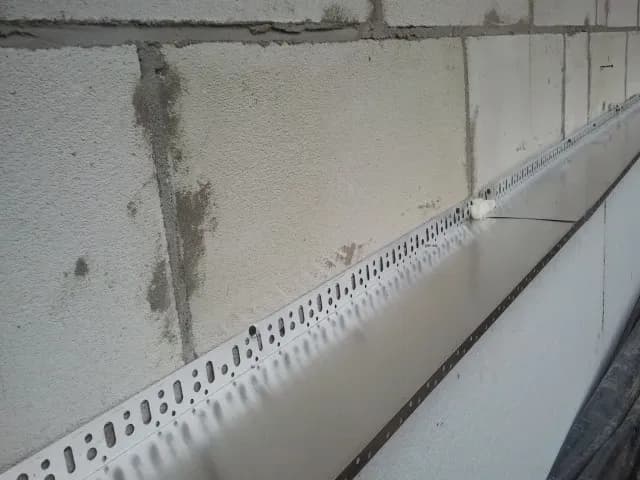 Jak zamontować listwę startową do styropianu - uniknij najczęstszych błędów