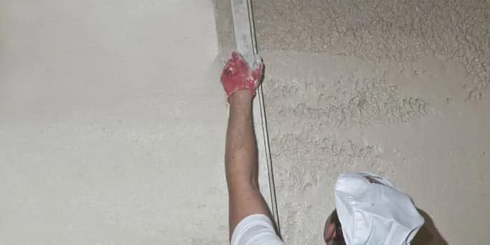 Czy Goldband nadaje się do łazienki? Odkryj jego właściwości i zastosowanie