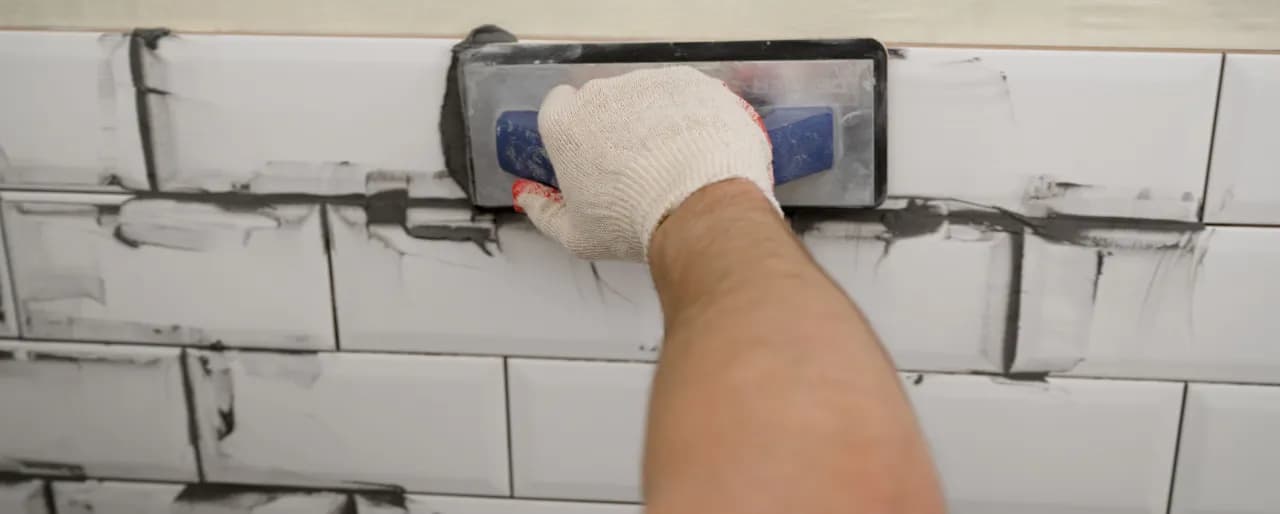 Najlepsza fuga do kuchni: uniknij błędów przy wyborze materiału